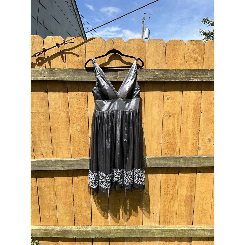 Night Way Women's Sz‎ 8 Silver with Black Tulle Beaded Gown Dress Vintage